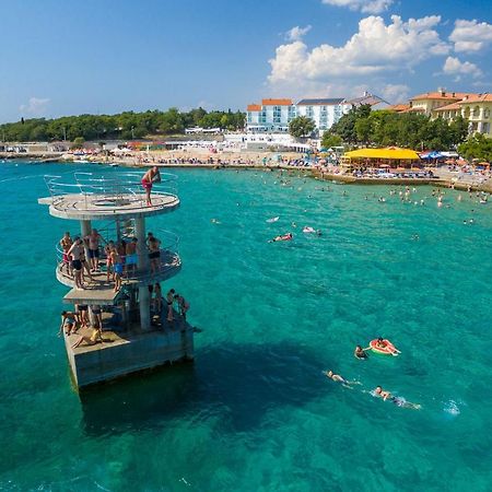 Cozy Apartments With Sea View Novi Vinodolski Exterior photo