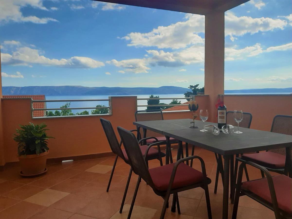 Cozy Apartments With Sea View Novi Vinodolski Exterior photo