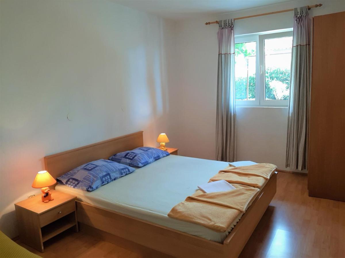 Cozy Apartments With Sea View Novi Vinodolski Exterior photo