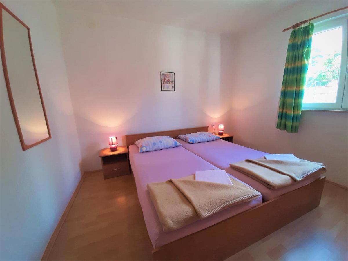 Cozy Apartments With Sea View Novi Vinodolski Exterior photo